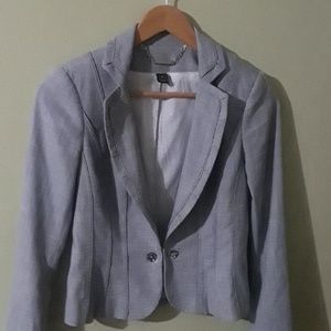 WHBM PLEATED FRONT AND BACK BLAZER